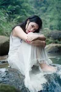 残荷听雨念旧年完整