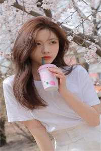 民政局门口，祝一胎八宝畅读