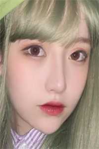 成为王府侍妾后，她一心生崽养娃无广告
