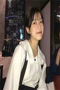 被黄毛校霸用一杯奶茶骗走后，我妈气疯了在线看