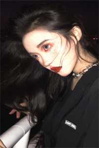 我挥风雪作别衣热门推荐