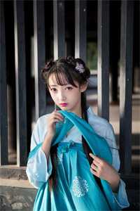 南风不知梨花意抖音