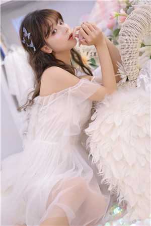 禁欲太子爷听到我的心声后，大黄丫头被宠疯了抖音